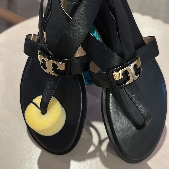 Tory Burch Logo Ankle Strap Leather Sandals - Picture 3 of 5